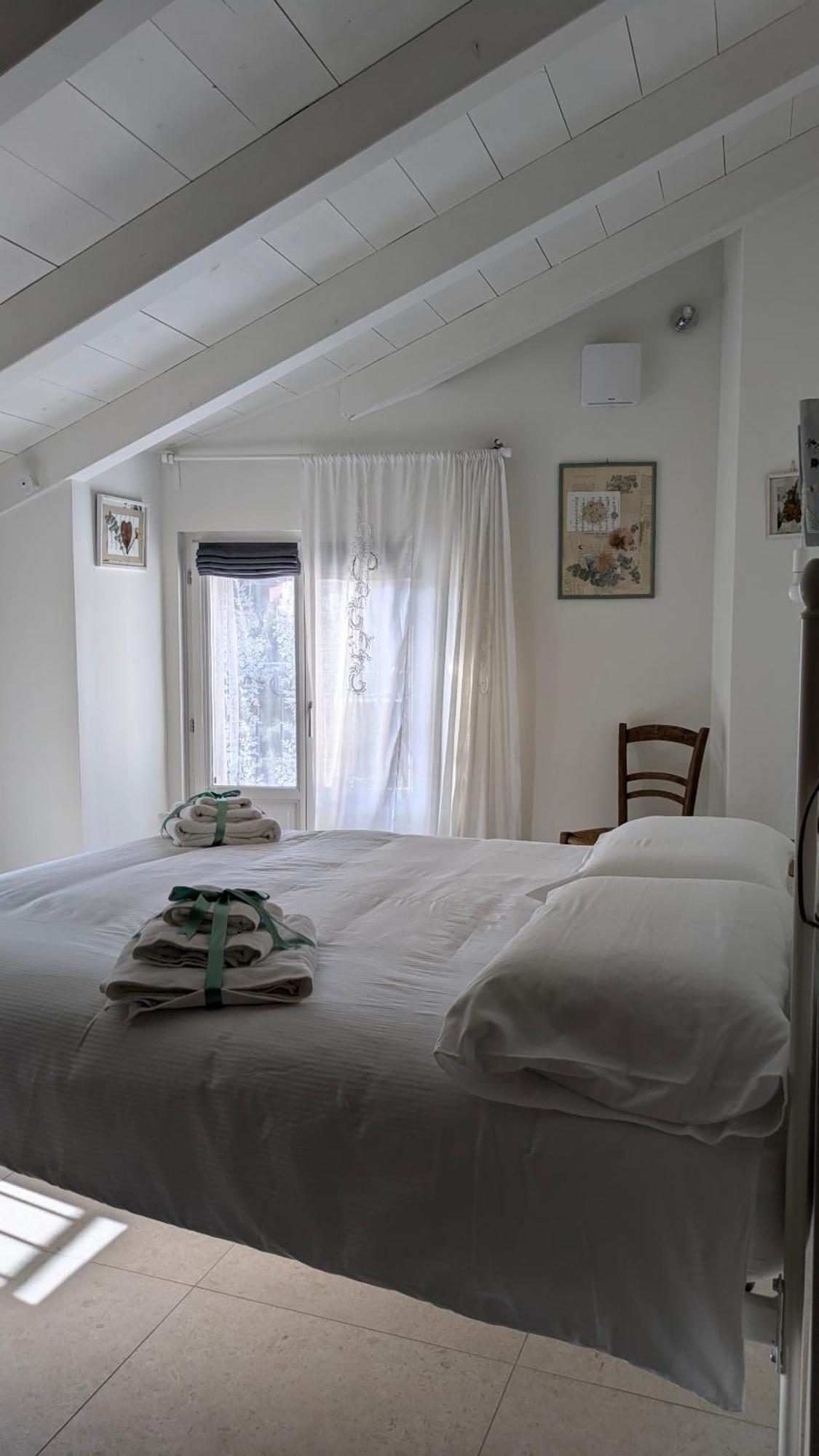 Casa Viola Bed And Breakfast Dimora Di Campagna Calice Ligure Экстерьер фото